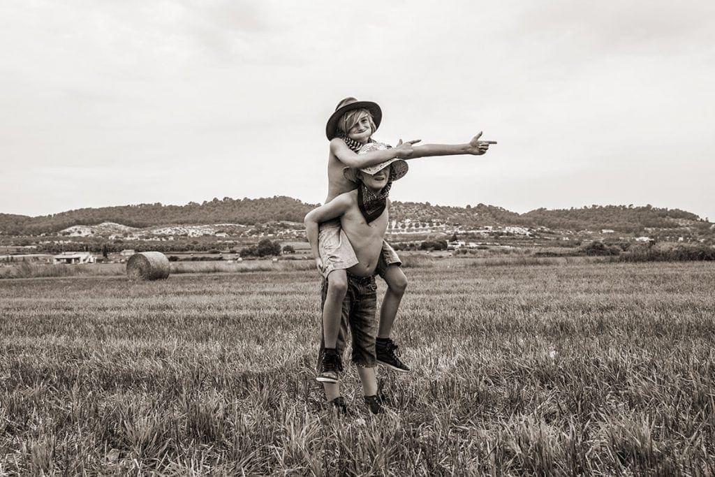 "alt"children's clothing mallorca up in arms